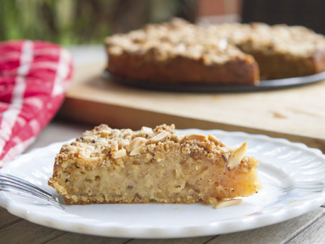 Bolo de Amêndoa com Pedaços de Maça